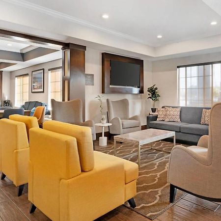 Comfort Inn & Suites Sacramento - University Area Екстер'єр фото