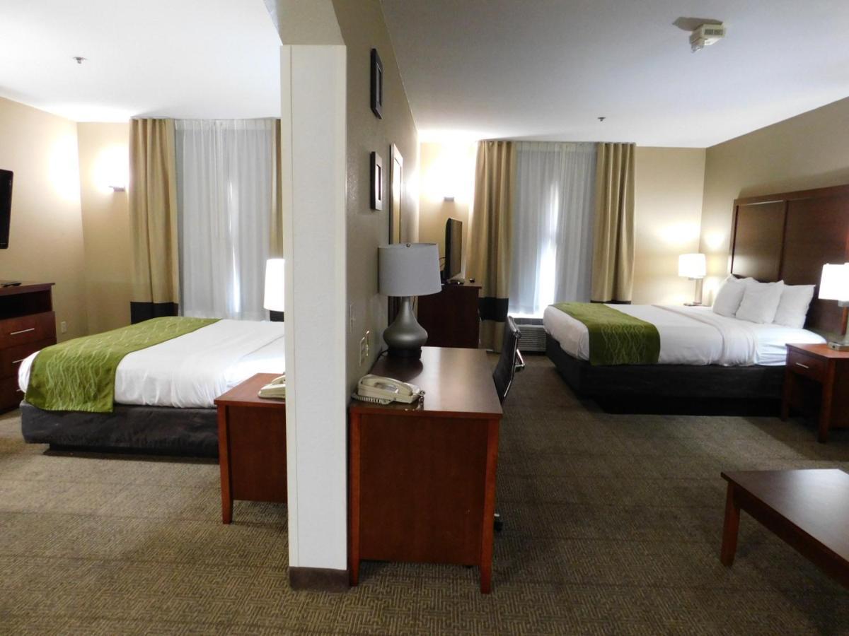 Comfort Inn & Suites Sacramento - University Area Екстер'єр фото