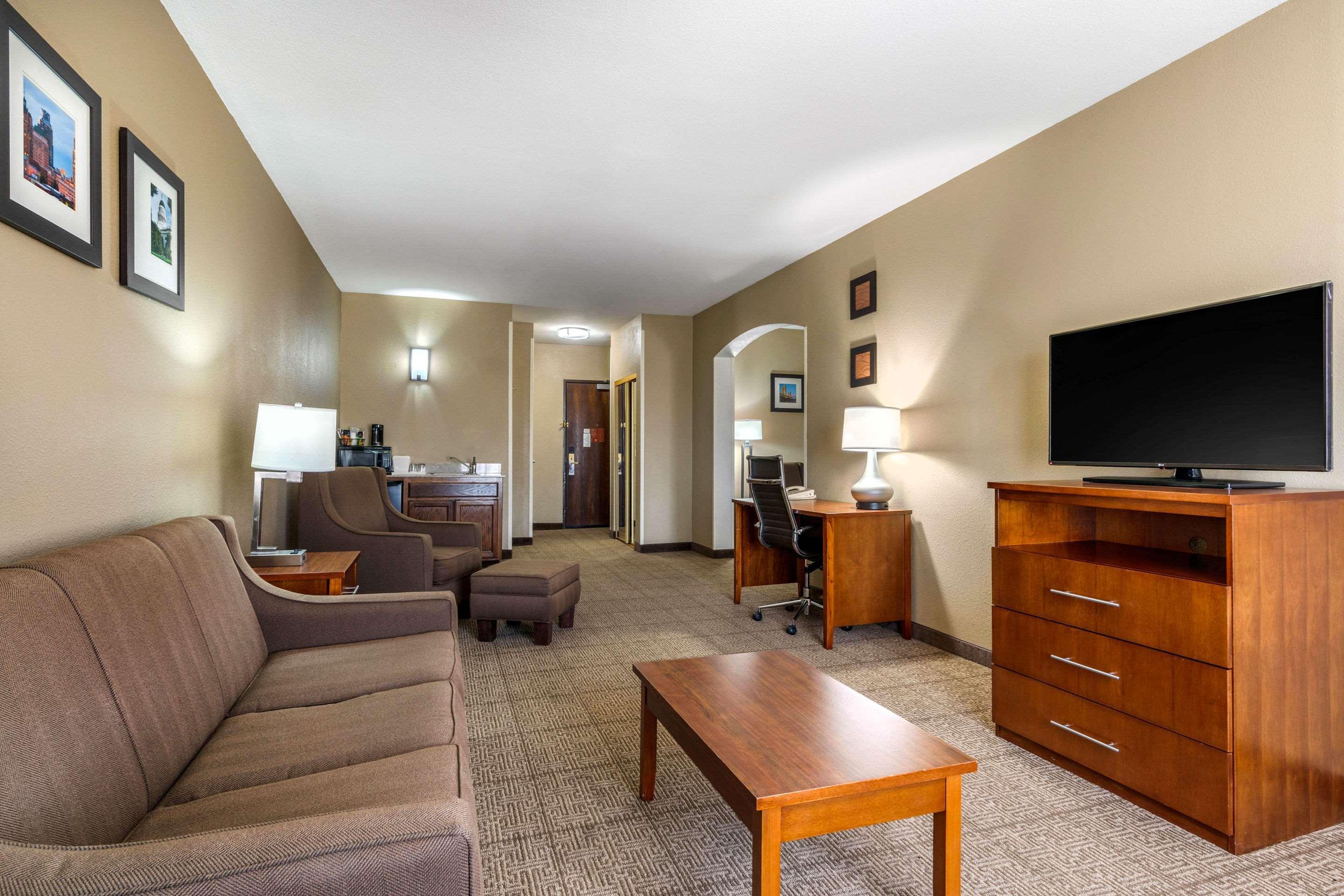 Comfort Inn & Suites Sacramento - University Area Екстер'єр фото