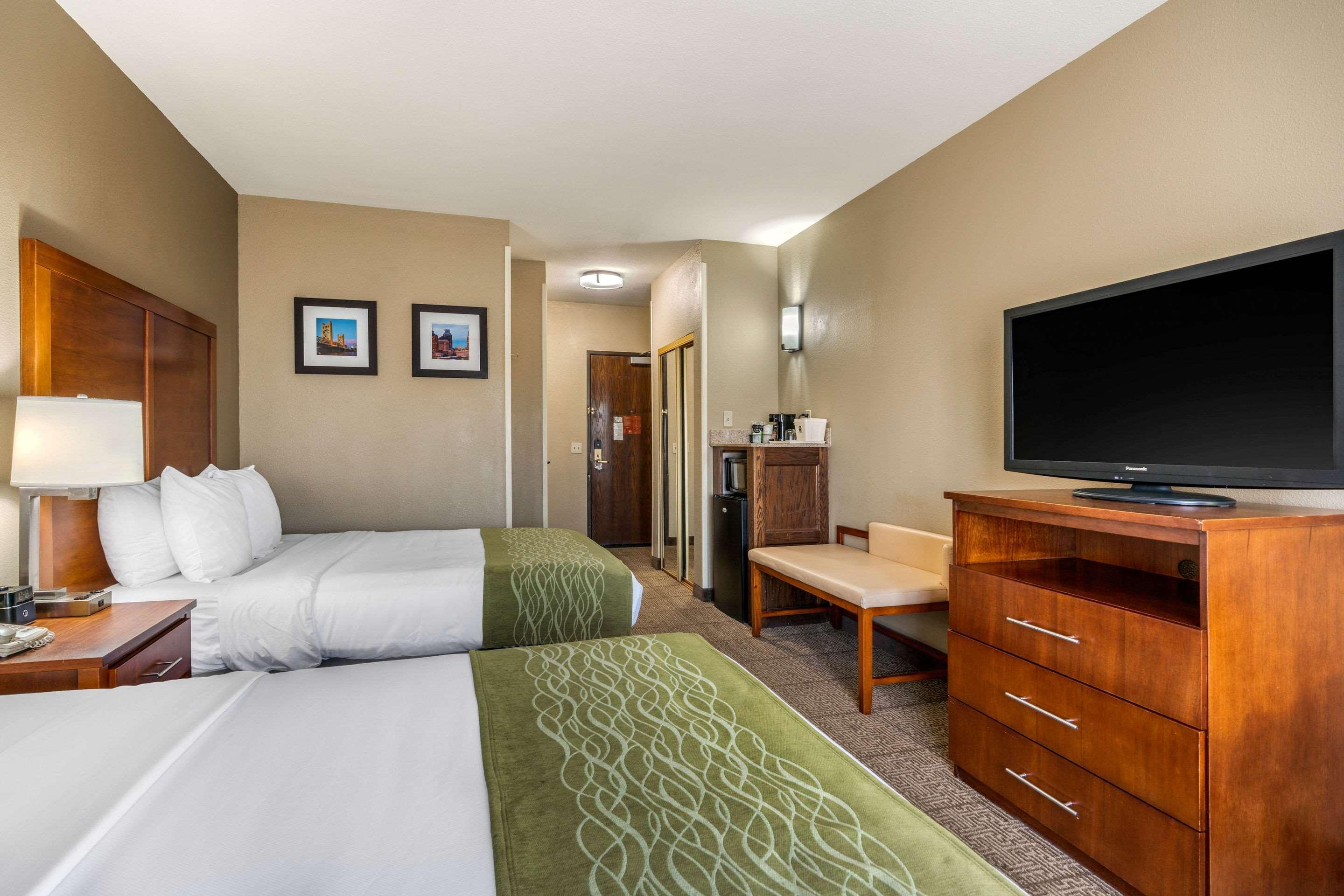 Comfort Inn & Suites Sacramento - University Area Екстер'єр фото