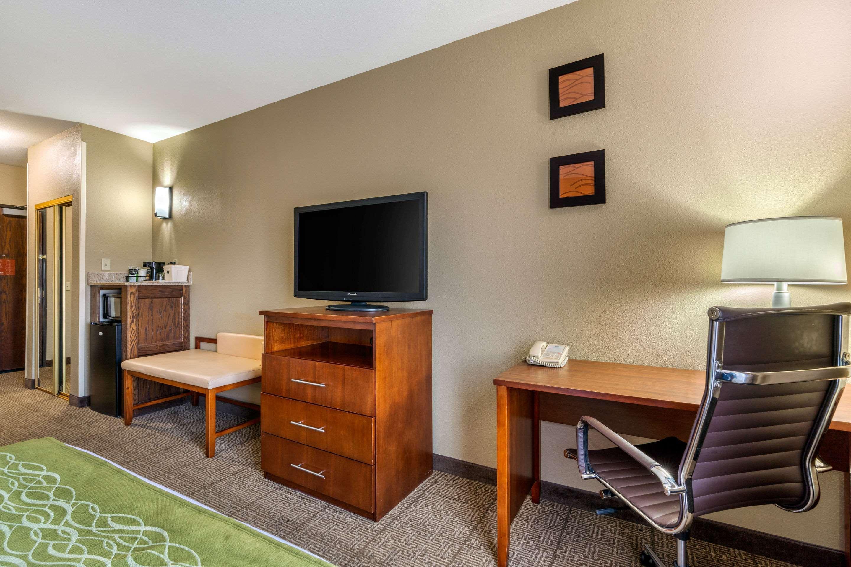 Comfort Inn & Suites Sacramento - University Area Екстер'єр фото
