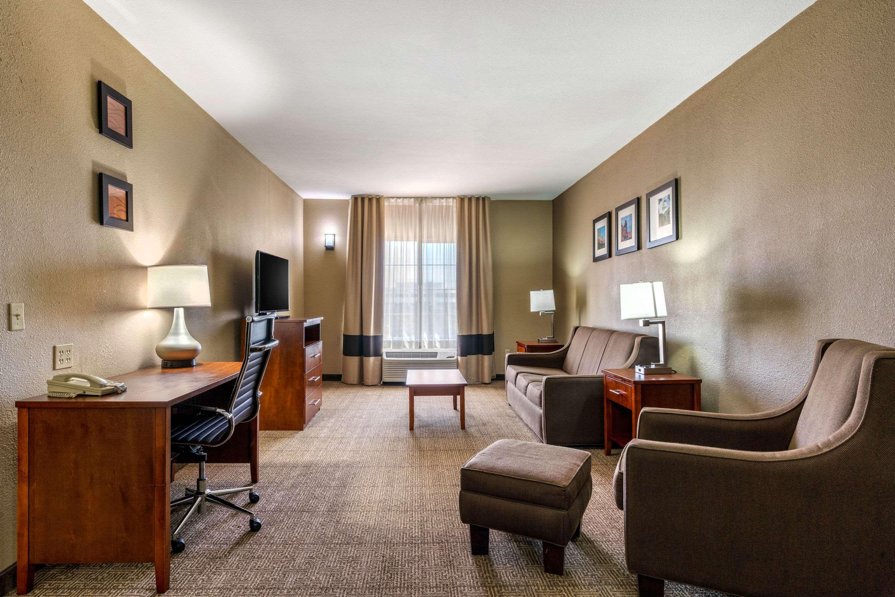 Comfort Inn & Suites Sacramento - University Area Екстер'єр фото