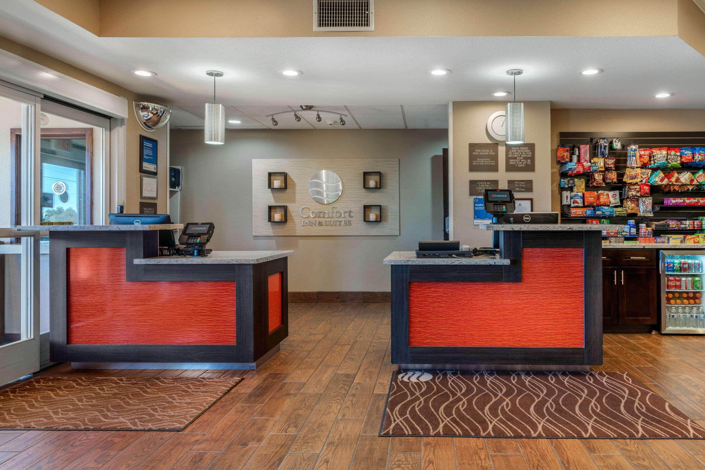 Comfort Inn & Suites Sacramento - University Area Екстер'єр фото