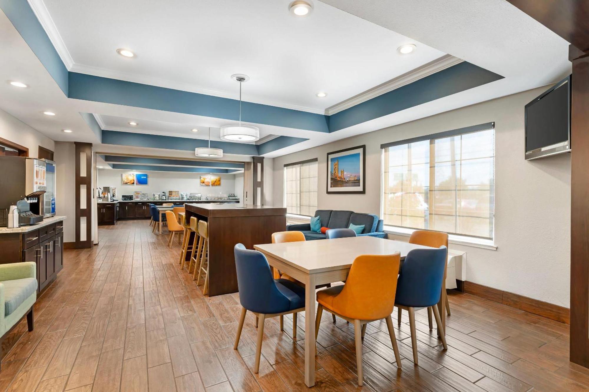 Comfort Inn & Suites Sacramento - University Area Екстер'єр фото