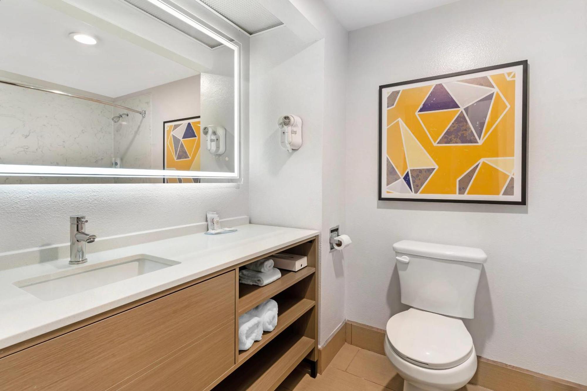 Comfort Inn & Suites Sacramento - University Area Екстер'єр фото