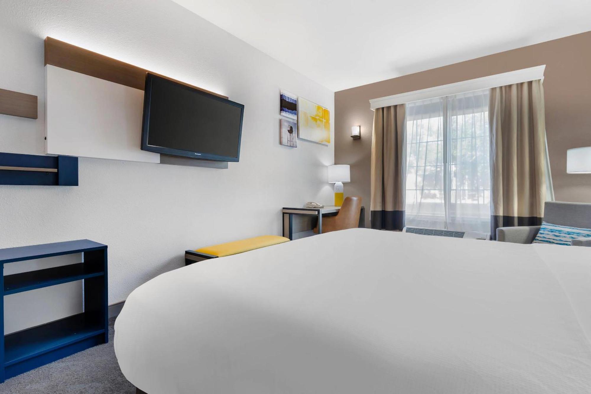 Comfort Inn & Suites Sacramento - University Area Екстер'єр фото