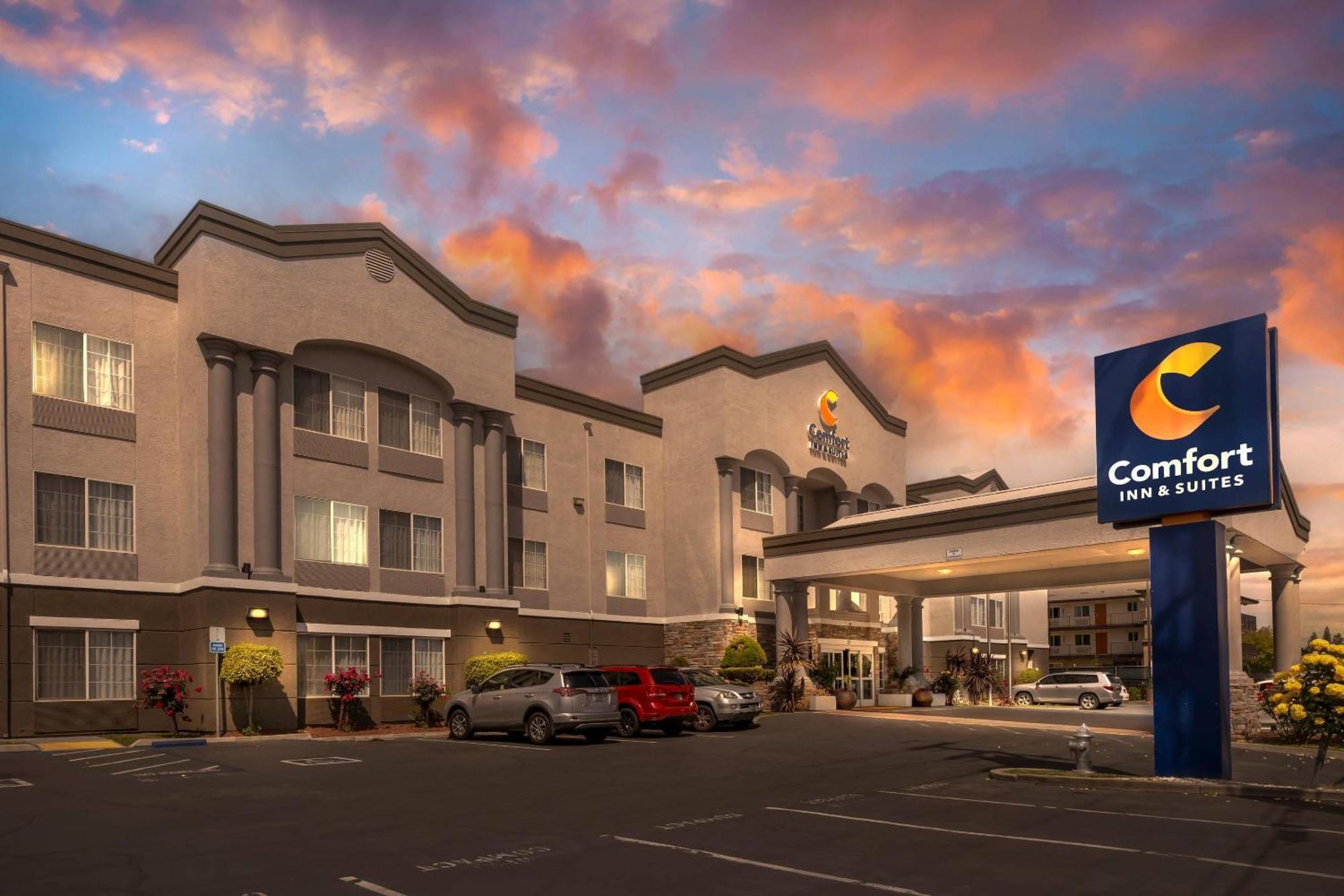 Comfort Inn & Suites Sacramento - University Area Екстер'єр фото