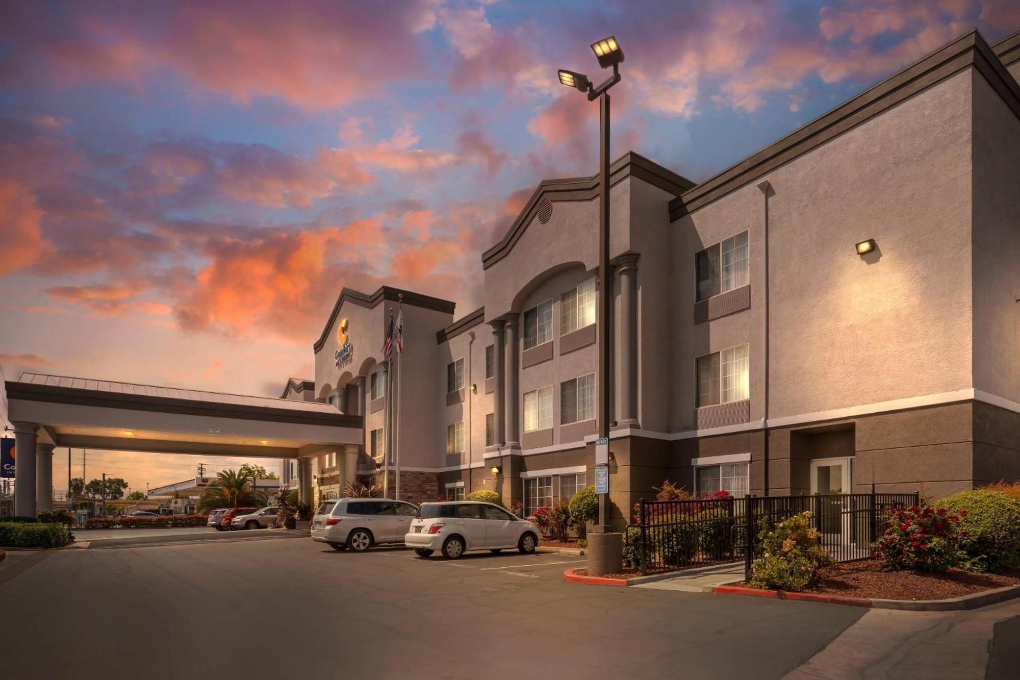 Comfort Inn & Suites Sacramento - University Area Екстер'єр фото