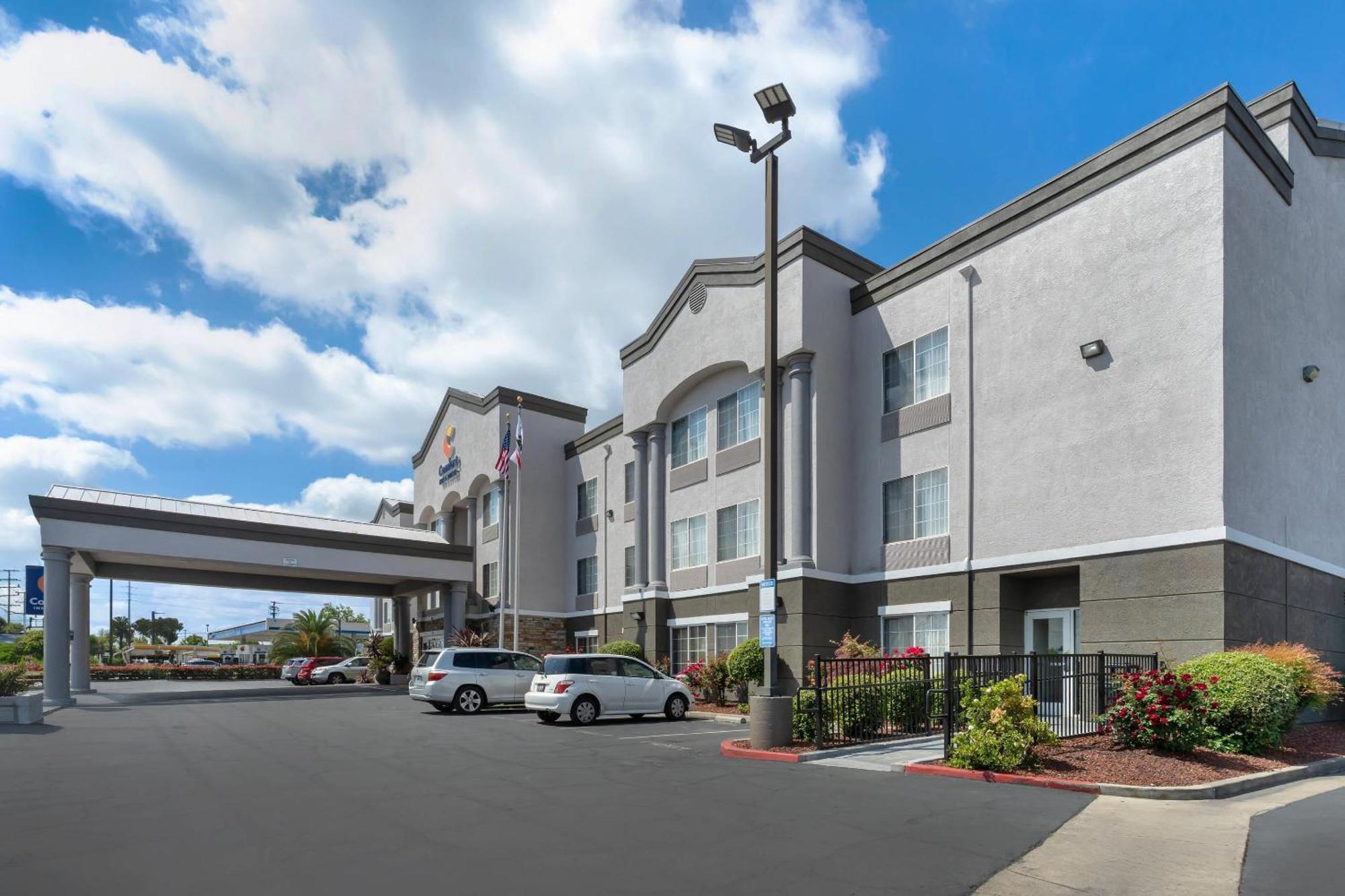 Comfort Inn & Suites Sacramento - University Area Екстер'єр фото